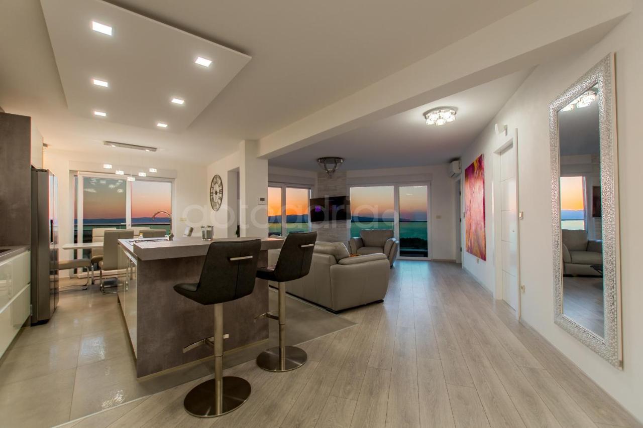 Апартаменты Exclusive Penthouse Big Blue With Private Jacuzzi Макарска Экстерьер фото